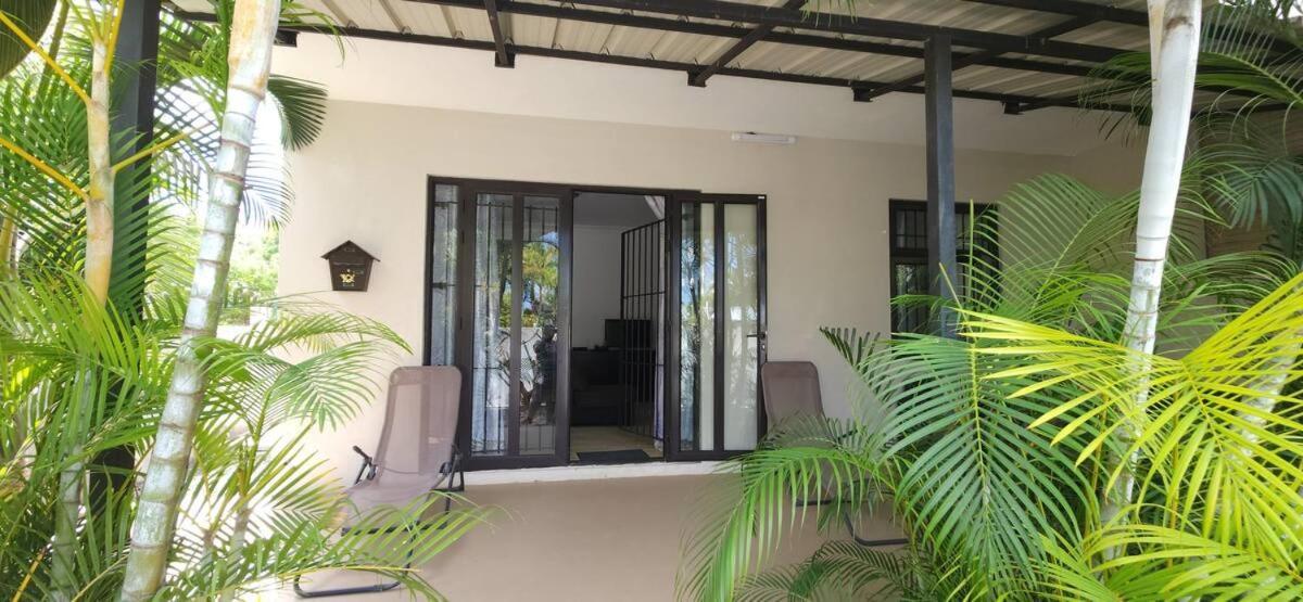 Residence Frangipani Pereybere Beach Exterior foto